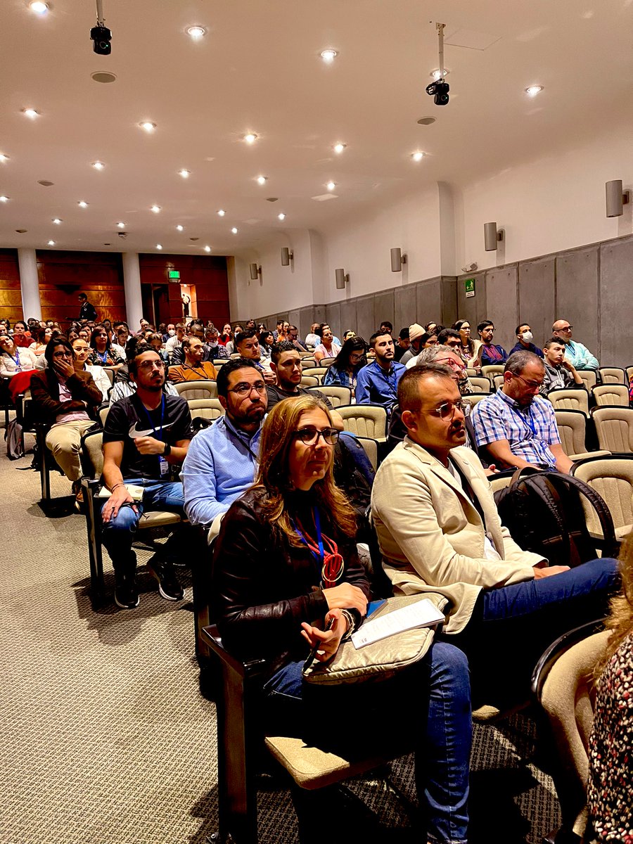 #MakeHealthColombia en su tercer y último día: la Conferencia en Salud Digital. Seguimos con nuestro objetivo de dinamizar el ecosistema con los diferentes actores de academia, estado, empresa y sociedad civil. Por una salud para todos.