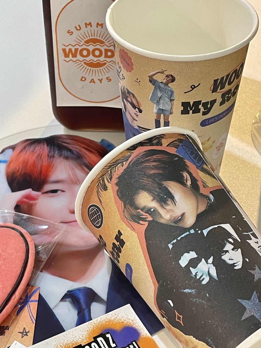 loveaug5's tweet photo. 포근하고 예쁜 공간 ☕️🤎
세컷 사진 찍을 수 있는 부스까지 짱!
#WOODZ_Be_My_Rockstar https://t.co/cNDF92k9jy