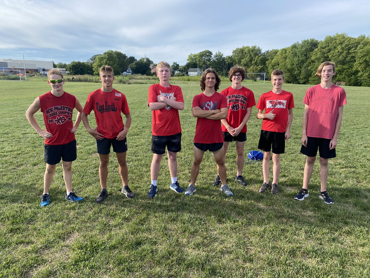 NPXC Intrasquad results:

Girls
Team Black - 26 🏆
Team Red - 29

Boys
Team Red - 33 🏆
Team Black - 43
Team White - 49

Congrats to captains Lexi Baynes, Isaac Poetz &amp; Cody Crawmer!

And congrats to Courtney Study &amp; Cody Crawmer (not pictured) for their individual wins!

#NPXC22