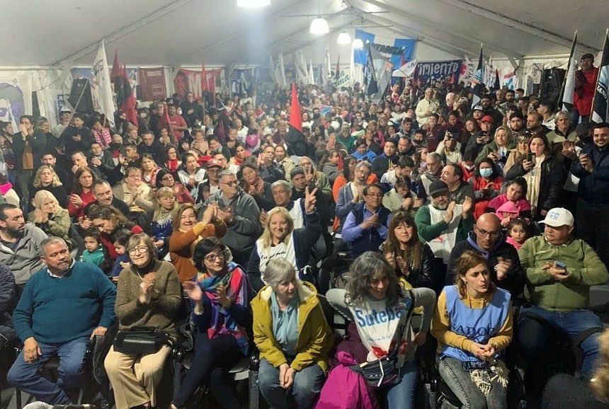 ctabsas's tweet photo. En la tarde de ayer, se llevó a cabo en la Casa del Partido Justicialista de Moreno, el Plenario Regional de la Militancia Sindical y Social rumbo a la marcha del 17 de agosto.

📝 https://t.co/CTgbxJFTBO https://t.co/TqwNCof6E5