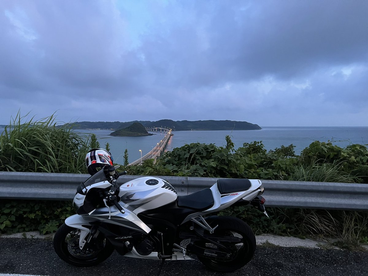 pc40_rr_cbr's tweet photo. さっき角島行ってきた。
#バイク乗りと繋がりたい 
#ちょいツーリング仲間募集 
#cbr600rr 
#角島 https://t.co/bGyRoZr8tf