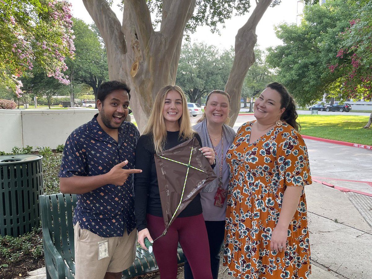 ROEworld's tweet photo. Our teachers today took their inquiry to new heights by creating kites through our IB approaches to learning skills @mrjohnsonROEIB @BrettGallini @MilonAngela @HoustonISD @ibpyp #inquiry #inquirymindset https://t.co/HroUIud3yg