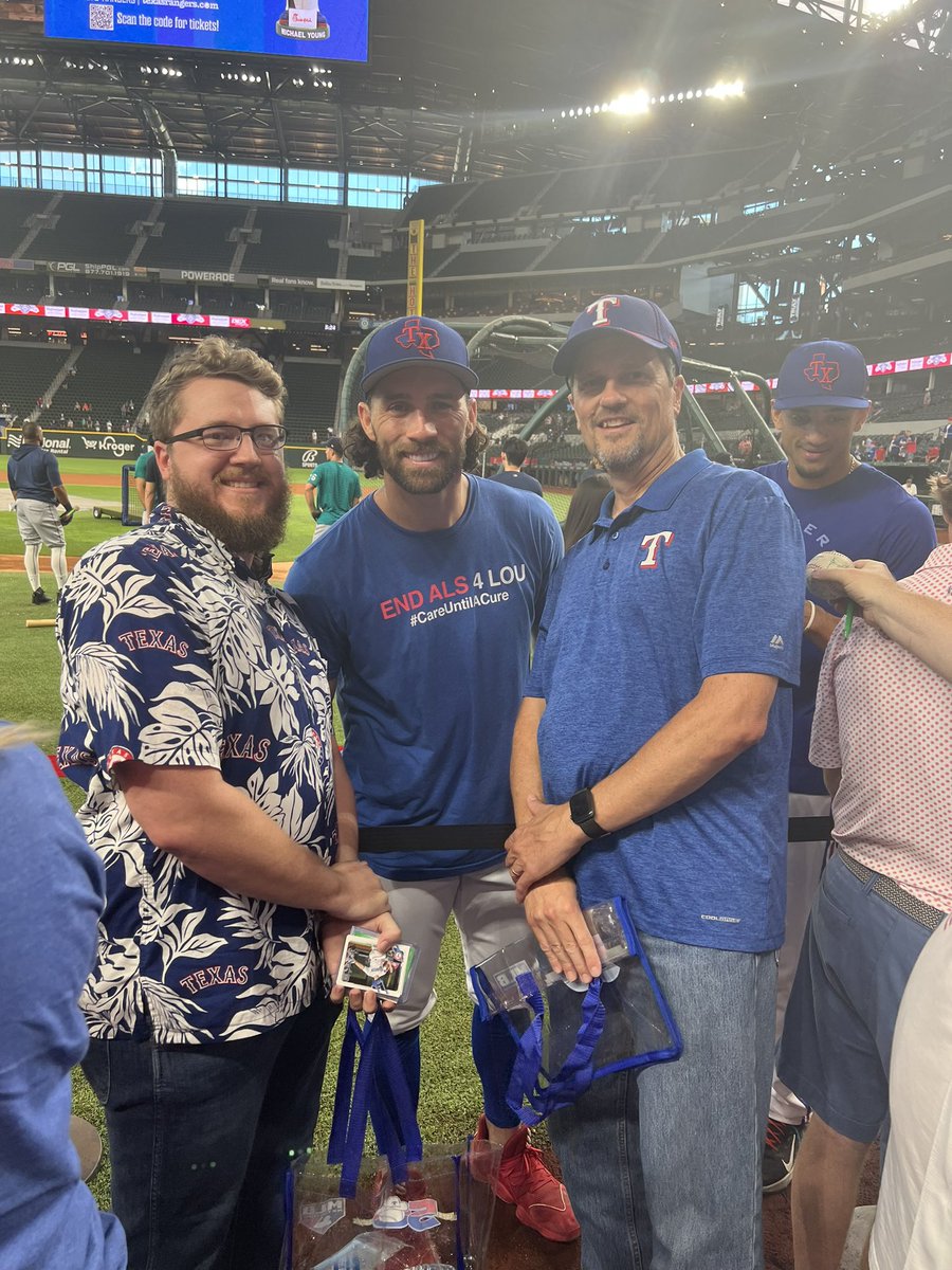 Buzz’s Card Emporium tweet media