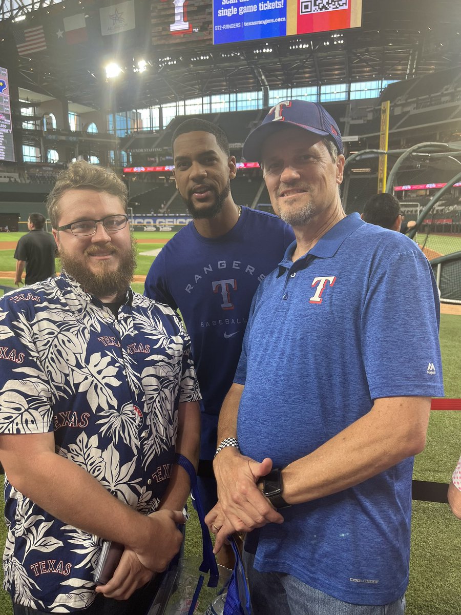 Buzz’s Card Emporium tweet media