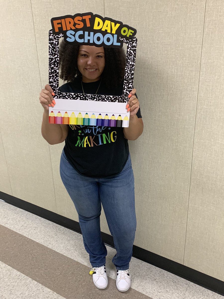 Ms. McCall 🍎 tweet media
