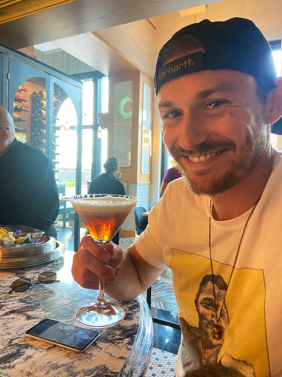 chelseaelised's tweet photo. Friday morning, meet Friday evening. 

A tale as old as time, but staying hydrated is ultimately the key to success. https://t.co/Mj17S0fnKW