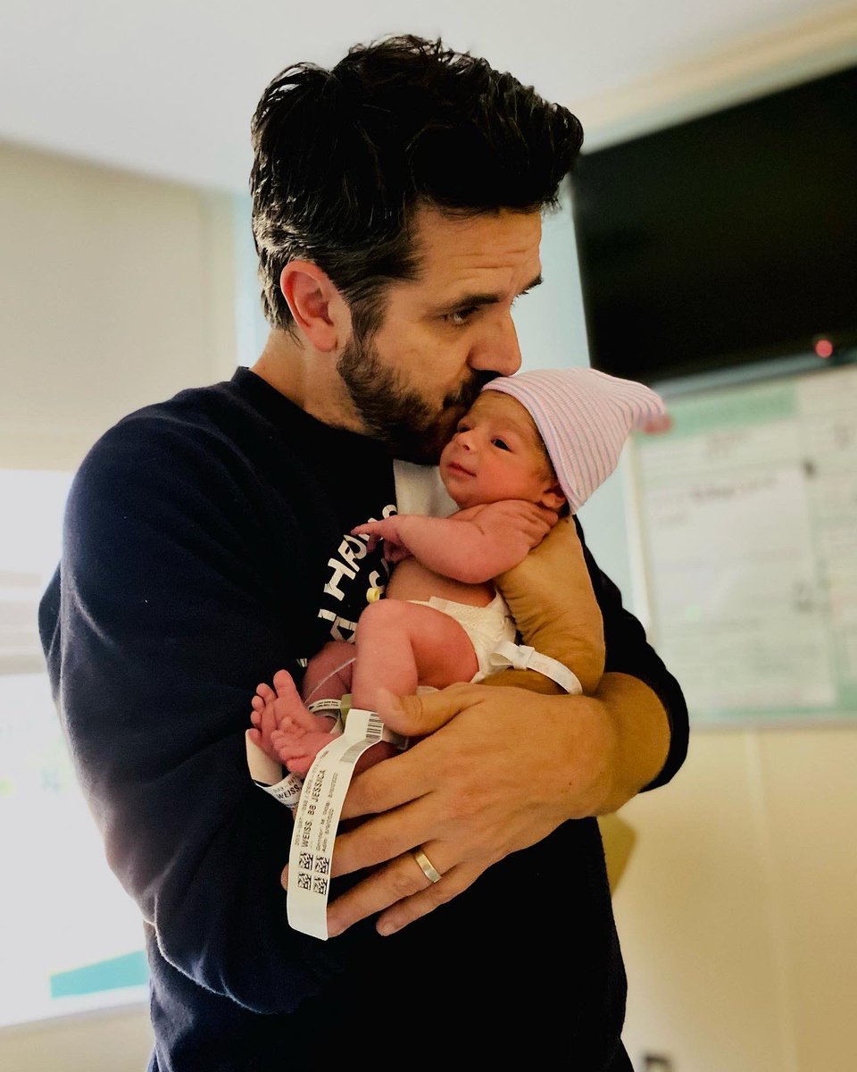 𝙲𝚊𝚛𝚢 𝙱𝚛𝚘𝚝𝚑𝚎𝚛𝚜 tweet media