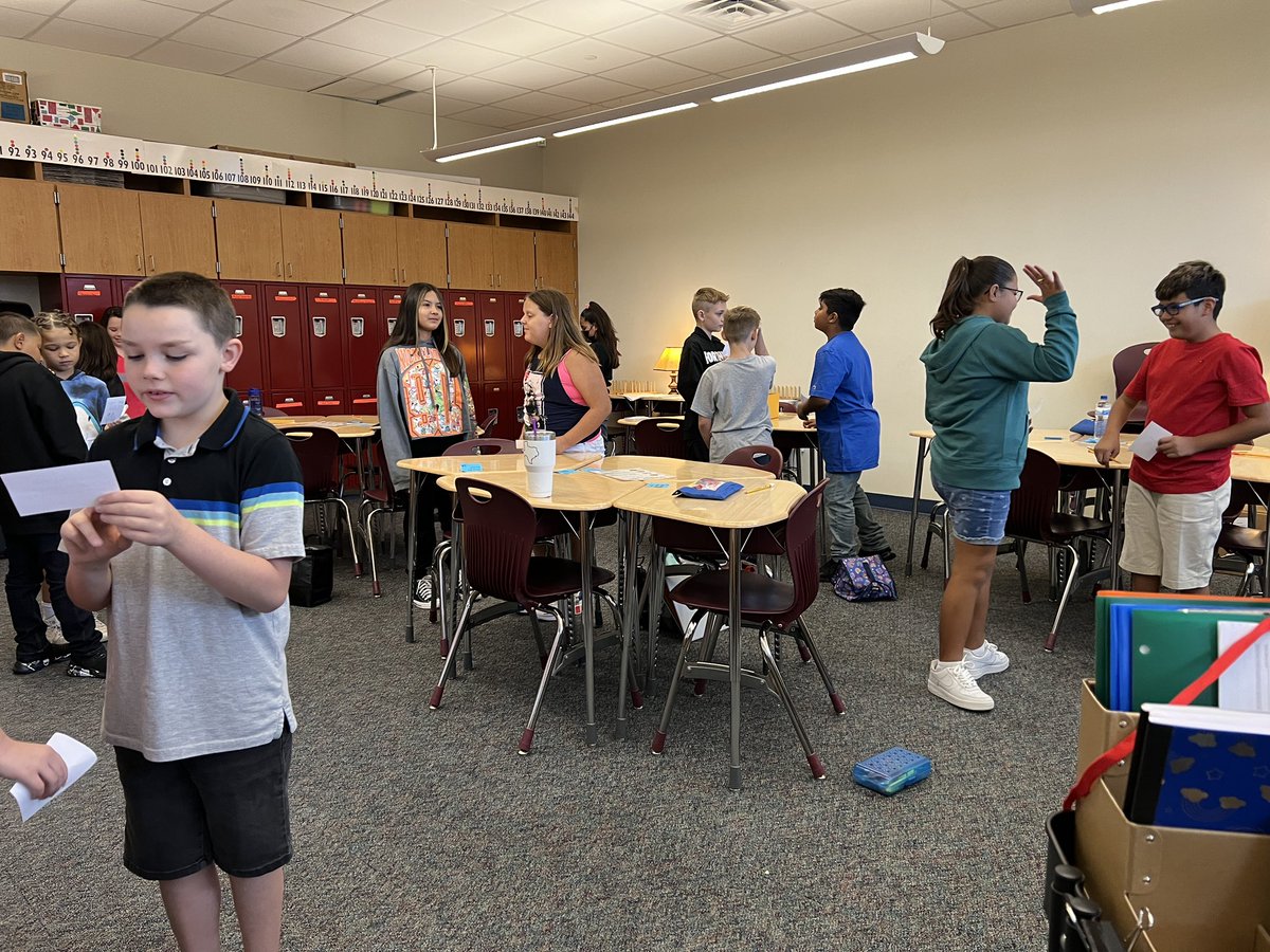 KaraStegall's tweet photo. Some amazing things are happening in 206! These kids are amazing! We had a wonderful first week! #AVCato #math #collaborativegroups https://t.co/EpGHZNpwZo