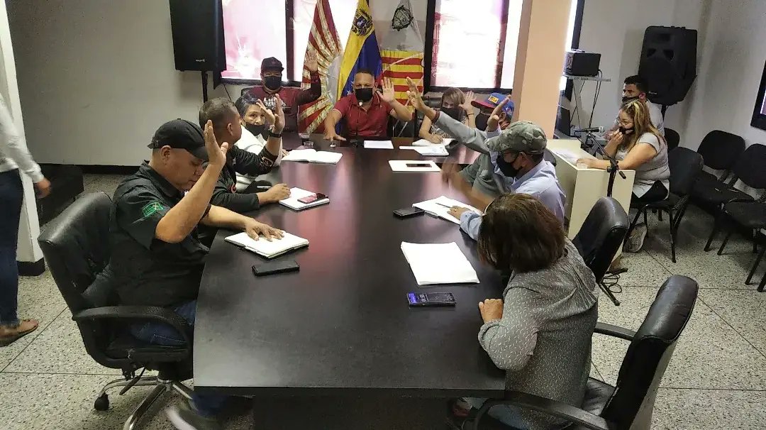 concejombi's tweet photo. Más recursos para beneficio del pueblo del Municipio Iribarren,un total de 6 créditos adicionales fueron aprobados este viernes #12Agos en sesión extraordinaria #59 a cargo del Pdte. Del Concejo Municipal Bolivariano de Iribarren José Luis Ramos, Junta Directiva y Cuerpo Edilicio https://t.co/bLrq71FUw7