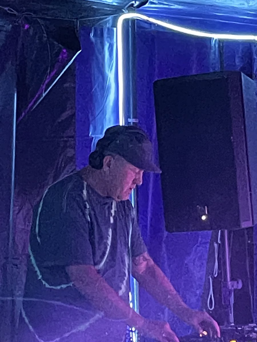 AlisonHussey_'s tweet image. It's kicking off in the dance tent with #DJDannyRampling on the decks ⁦@OneLoveFestival⁩ full moon vibes #OneLove #summerfestivals