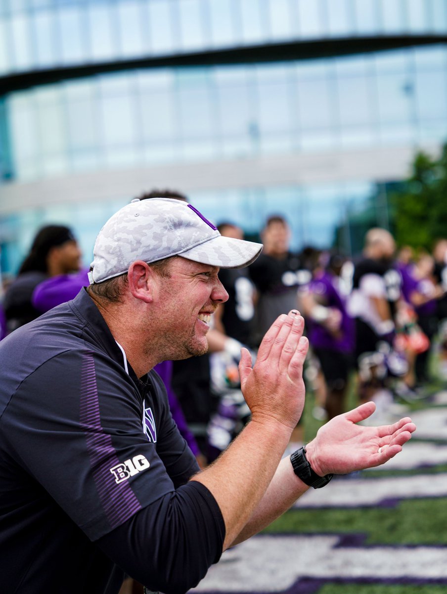 NUFBFamily's tweet image. The vibes are ✨immaculate✨. 😎

#GoCats | @coachfitz51