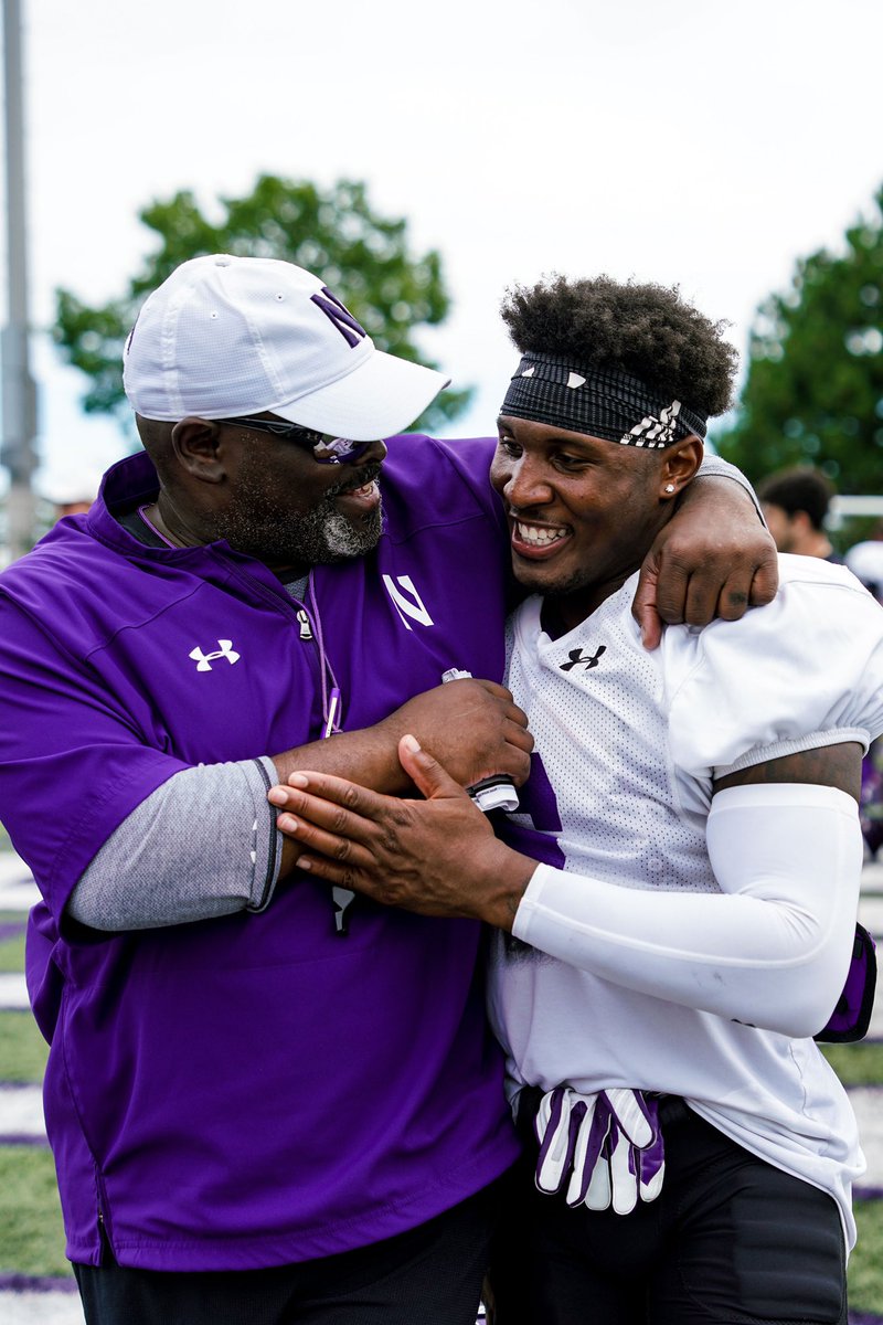 NUFBFamily's tweet image. The vibes are ✨immaculate✨. 😎

#GoCats | @coachfitz51