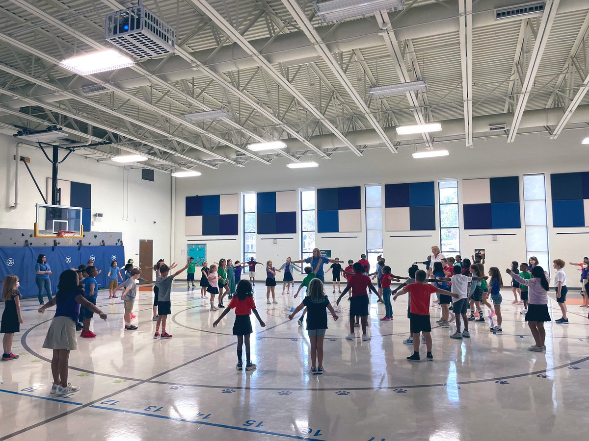 3rd graders will meet every Friday for community Related Arts, an all grade class in the gymnasium covering PE, art, Music, SEL, and sometimes lessons taught by guest teachers. #commUNITY #teambuilding