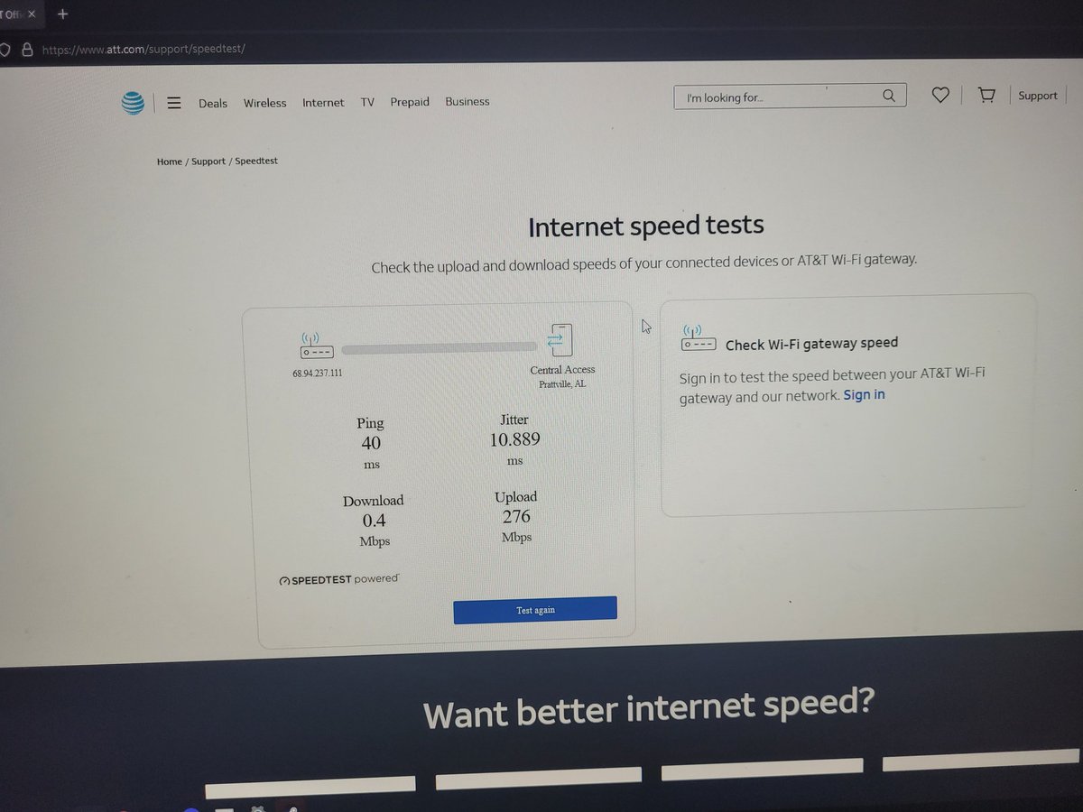 commoguy31c's tweet photo. @ATT fix your shit...this is unacceptable. How can you say no outage in the area, and provide service like this? https://t.co/NyrV2Xmmup