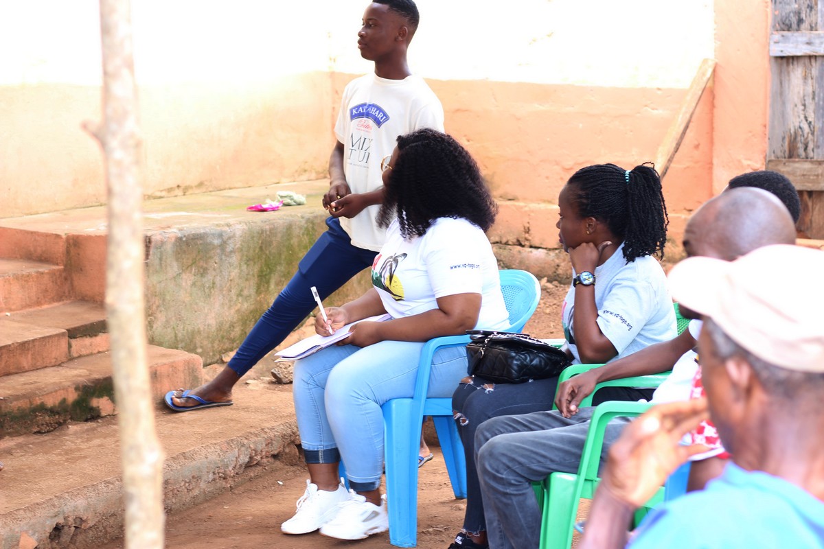 Dans le cadre de son programme de parrainage des élèves orphelins et/ou sans soutien, une équipe de l’association Voyages et Actions Togo (Va Togo) a fait une descente sur le terrain pour rencontrer les enfants candidats et leurs tuteurs. #Togo #TourismeTogo #Humanitaire