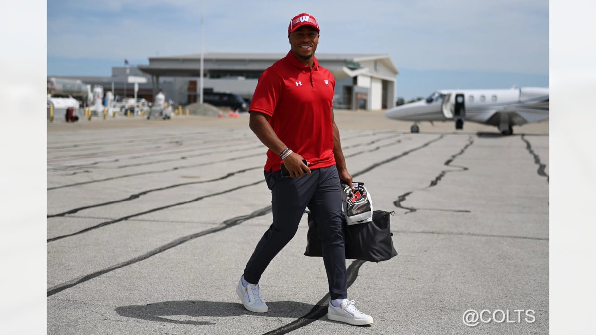 NFLBadgers's tweet photo. The fit is unmatched 👐❤️

#NFLBadgers || @JayT23 

(📸 via Indianapolis Colts) https://t.co/HpgYrzDbwt