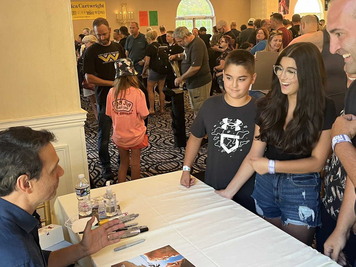 MarisaLentini's tweet photo. @ralphmacchio Thank you so much for taking the time to chat with our family! We enjoyed covering The Karate Kid, The Outsiders, and the Mets! You’re  awesome! https://t.co/OGQ7bEqkl1