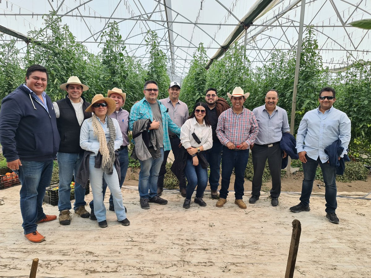 ConEsequiel's tweet photo. Proyectos de energía limpia #CFE #UNECE #ICE-SRM compartiendo juntos a #UAEM a un modelo agroecológico #tamaulipas pronto estaremos por aya. https://t.co/1wKHo5oa4C