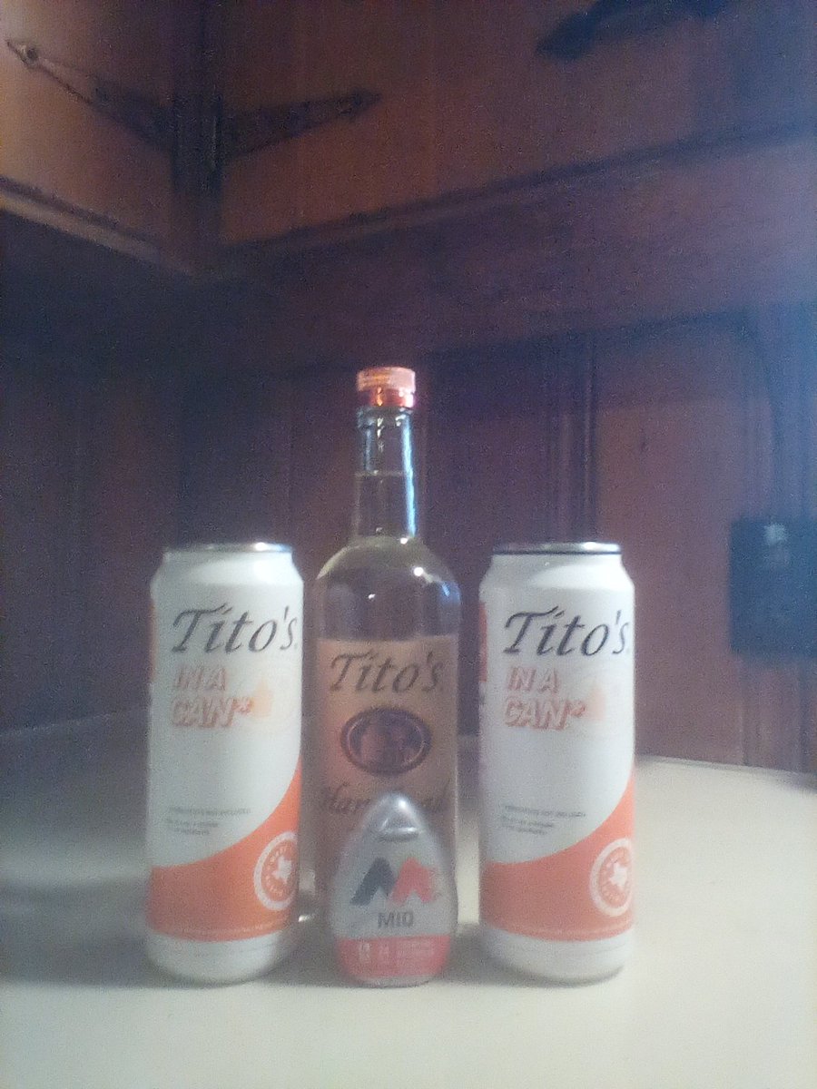 Ready for our favorite seltzer cocktail. <a href="/TitosVodka/">TitosVodka</a> and <a href="/DrinkMiO/">mio Water Enhancer</a> .
#weekendfun