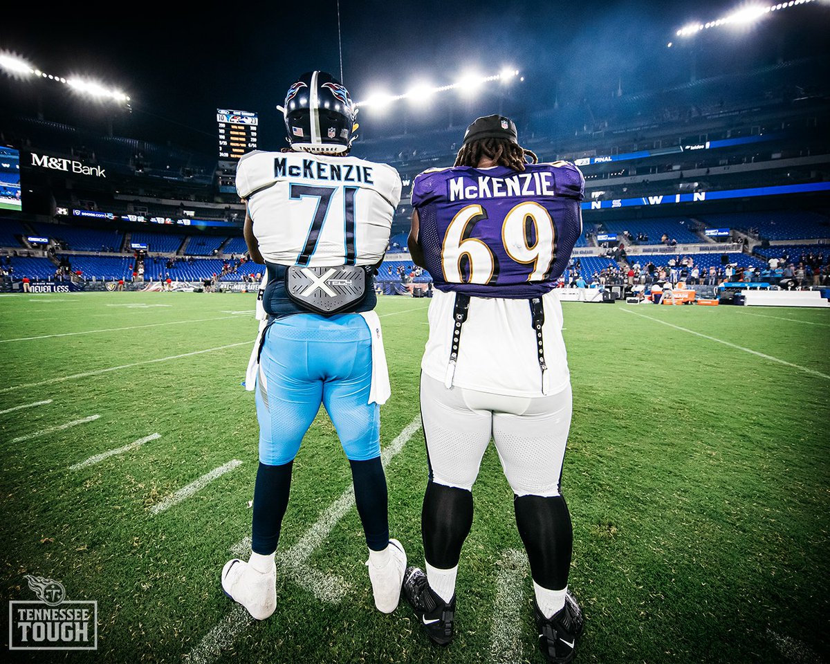 Titans's tweet photo. Football is Family ❤️

@pcBjaypeez_ | @NFL https://t.co/pB0HK1wmct