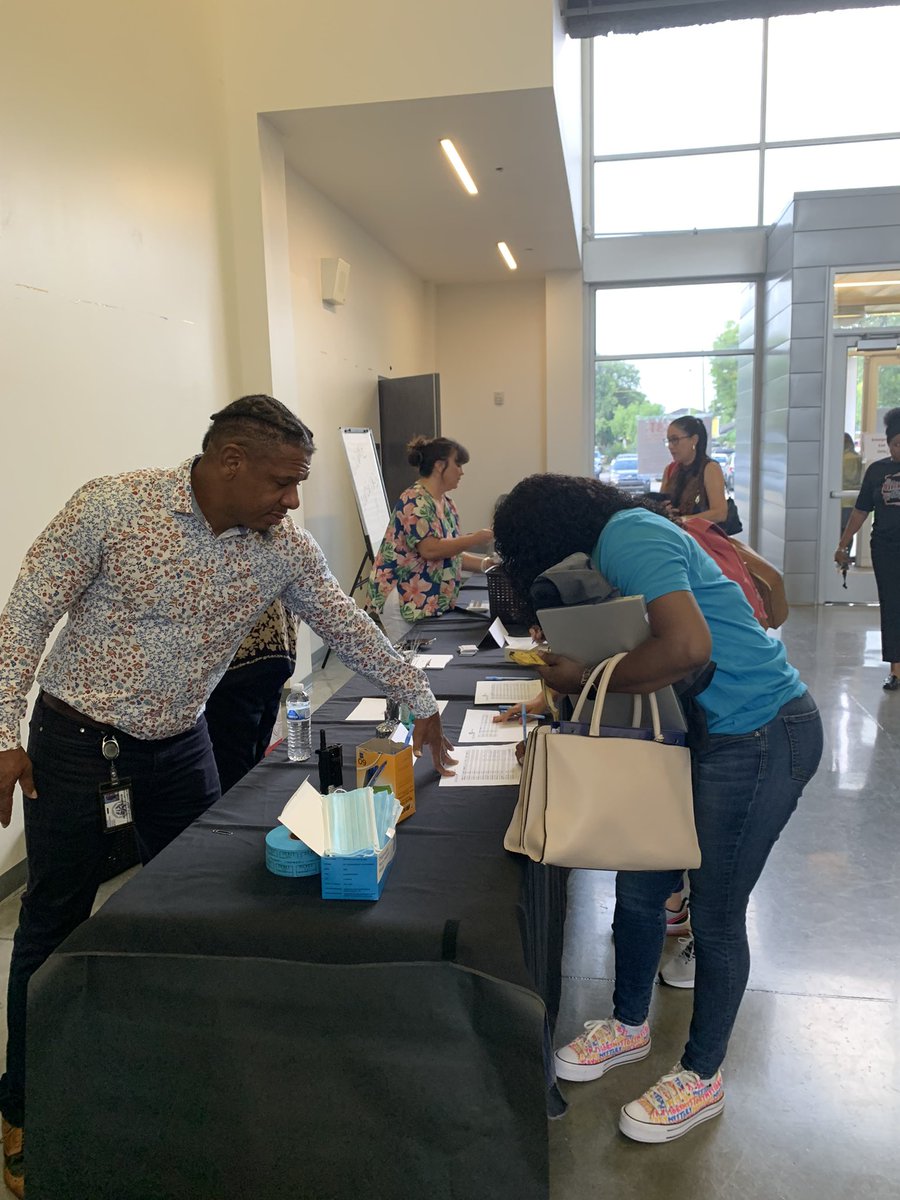 HISD_ACC's tweet photo. Day 3 School Counselors learning about Rethink Ed SEL&Mental Health Curriculum #nolimits #themissingpiece #characterready #jobalike2022 @Dra_CastilloC @GlendaCalloway1 @TeamHISD @HoustonISD https://t.co/b7uy0Y894x
