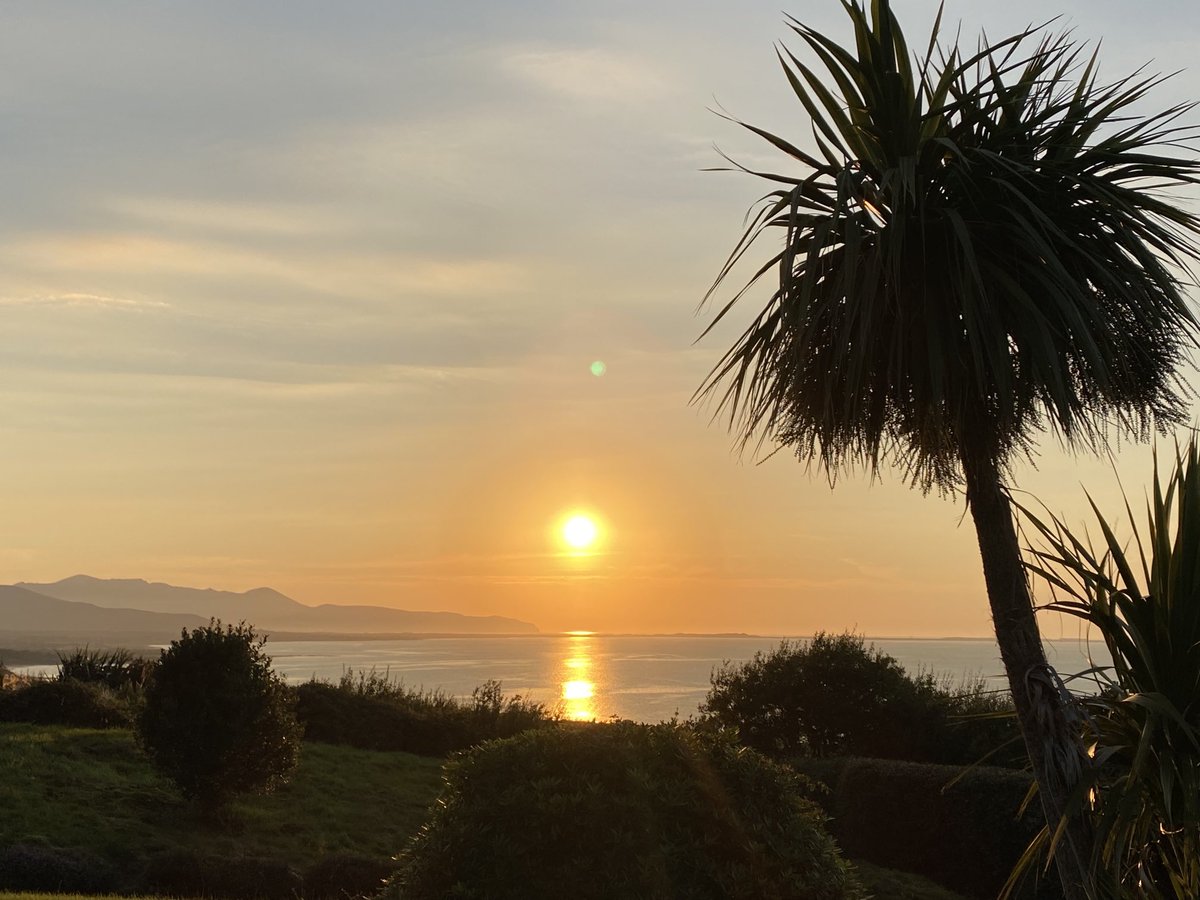profmaryhorgan's tweet photo. This is Kerry tonight - beauty’s home 💚💛 ⁦@countykerry⁩ ⁦@Kerry_Official⁩ https://t.co/l7SbAKK82c