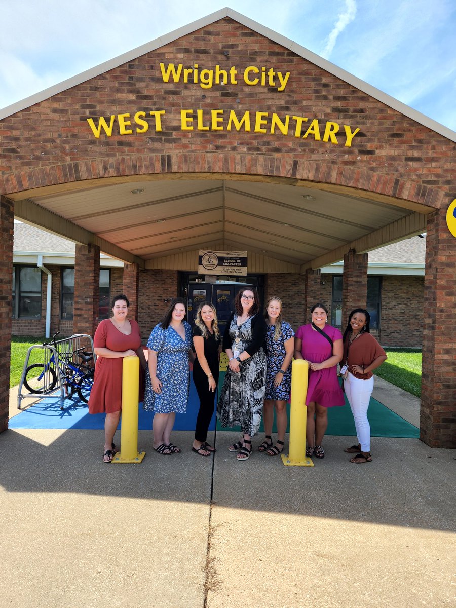 JDSmith343's tweet photo. New @wcr2west teachers. @MattCrowe0331 @backues_taylor https://t.co/I1qMn8WRdu