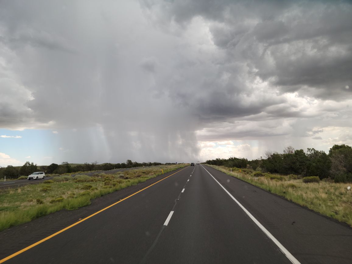 East of Winona on I-40, about 11:10am today (8/12/22). <a href="/NWSFlagstaff/">NWS Flagstaff</a> #PIL10012