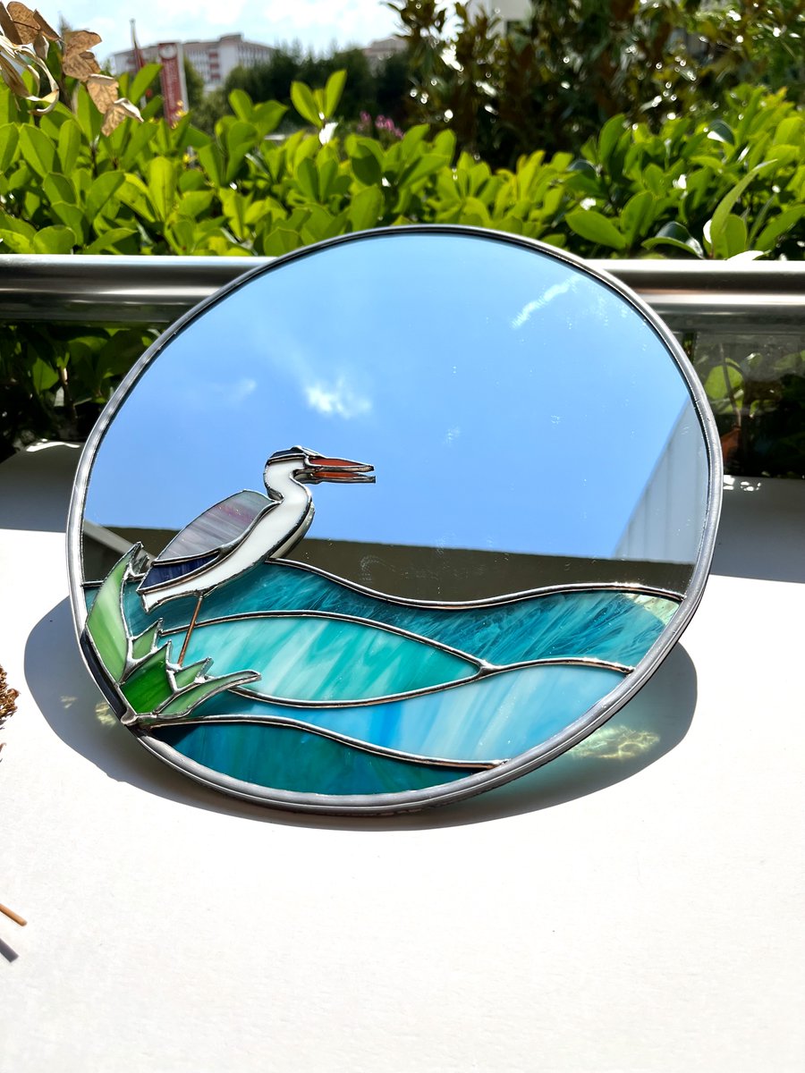 Good evening everyone! #yourbizhour
The latest #stainedglass mirror design just added to the shop! Heron design Mirror: etsy.me/3bQMSMB
#inbizhour #CraftBizParty #shophandmadehour #womaninbizhour #handmade #etsyshop