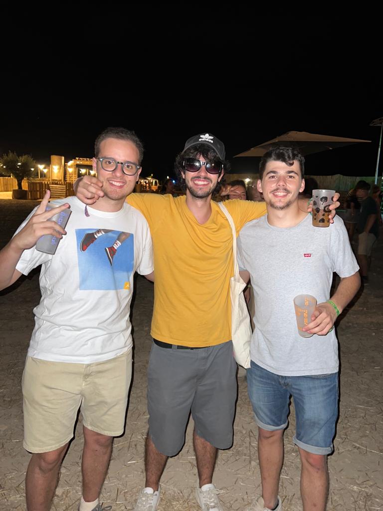 vardebarra's tweet photo. Després d'unes hores de crisis emocional i que en Toni ens ha abandonat tenim nou fitxatge. Hem activat ses palanques i podem anunciar Var de Barra X Plan-ET. No ho digueu molt fort que ell encara no ho sap. https://t.co/sJgNP1GGiF
