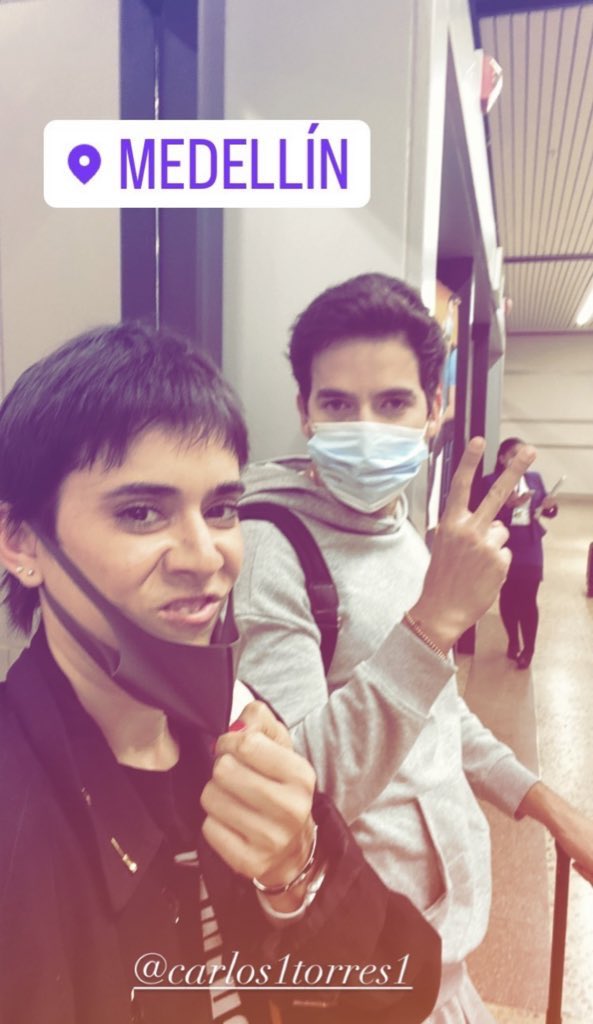 mejorCarlosstan's tweet photo. El rencuentro de ayer resumido en cuarto foticos (los únicos que pueden hacer que un evento de perfumes sea chevere) https://t.co/q9kcjWa8nc