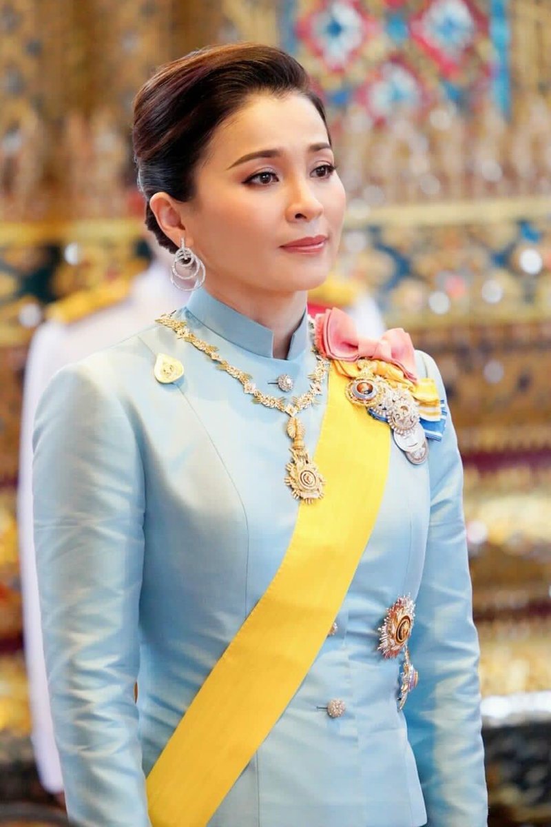 Fahsaikhonsuay's tweet photo. #ทรงพระเจริญยิ่งยืนนาน https://t.co/CySRxxnHfw