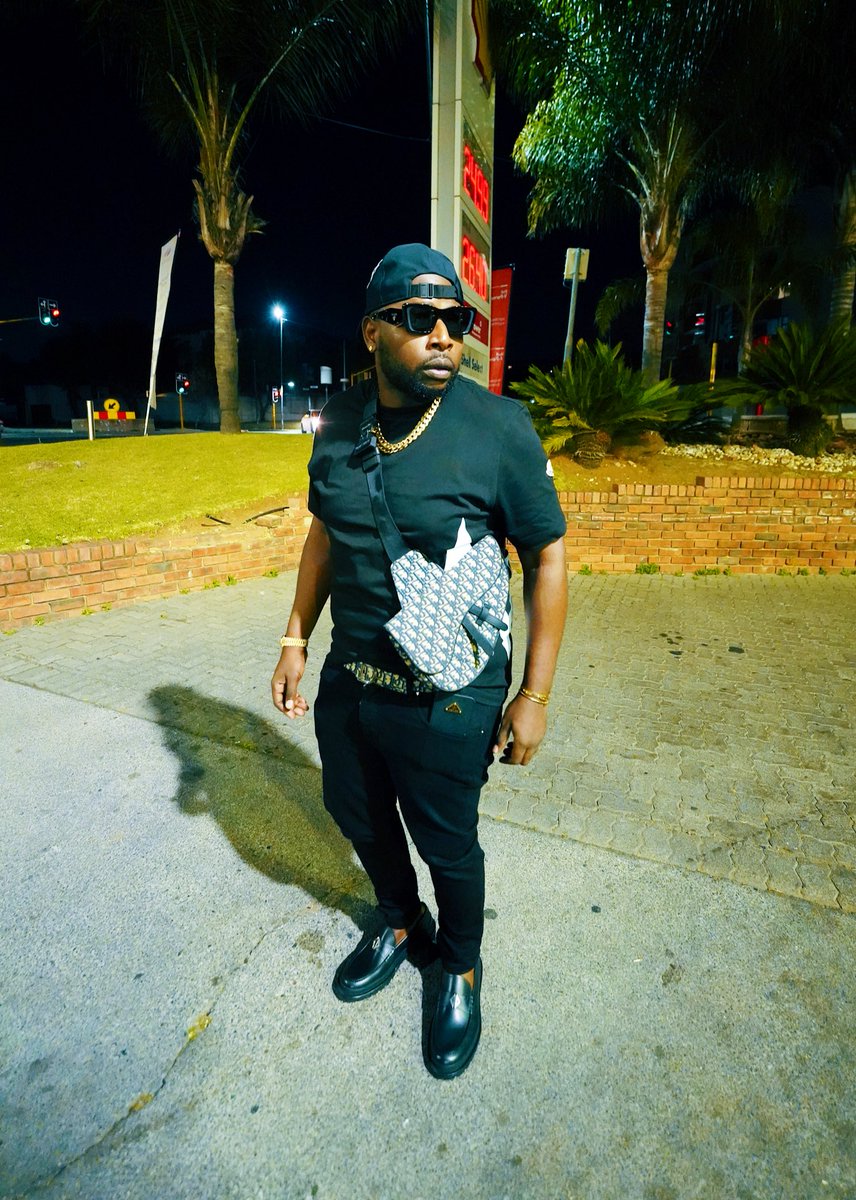 DjMaphorisa's tweet photo. Intwe Emnandi Iyaphindwa bafo https://t.co/qba3vWjIfb