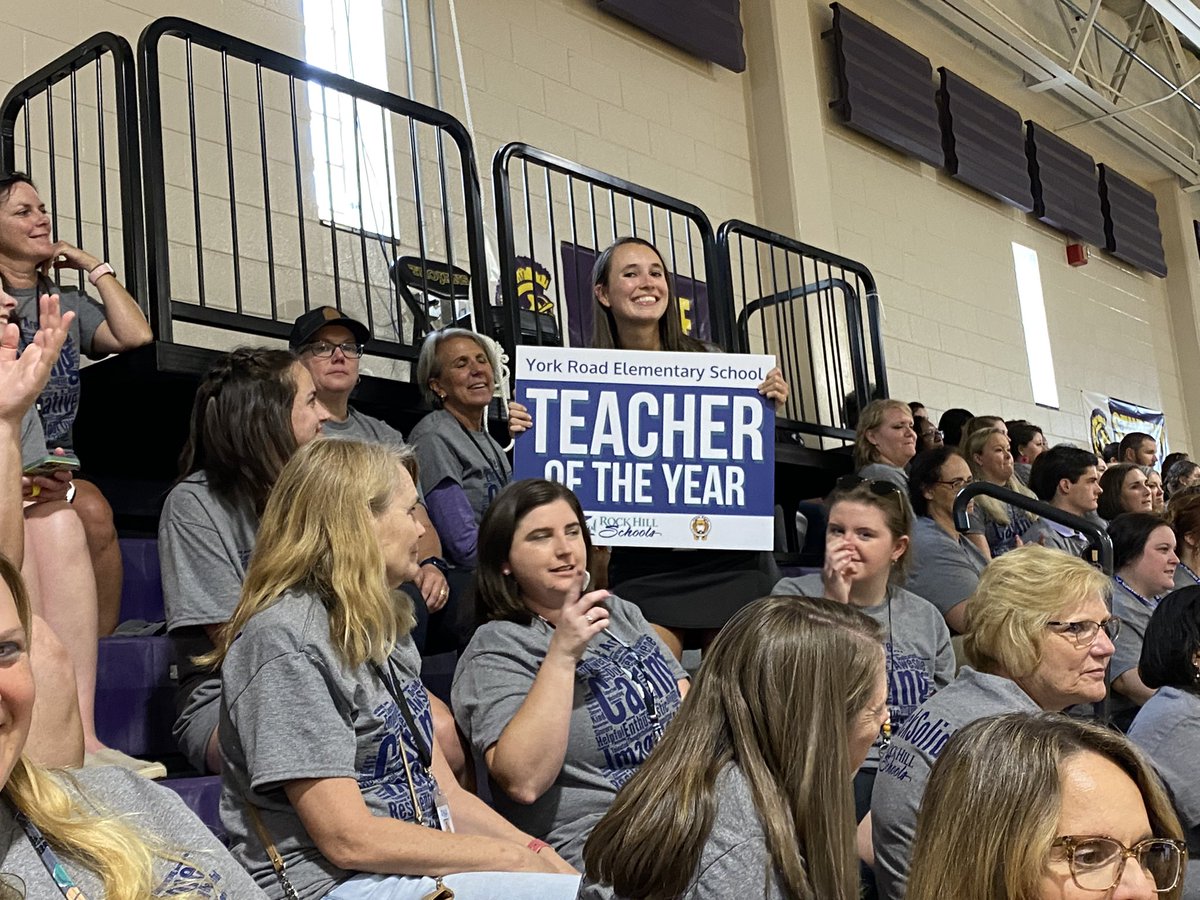 ChristmasRowe's tweet photo. York Road is #RockSolid ! @RockHillSchools @YorkRoadElem #BacktoSchoolRally #makeitthebestyearyet https://t.co/QgCtHdxG8e