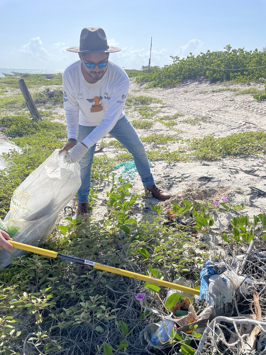 verderespong's tweet photo. ¡Gracias a los #AgentesDeCambio que se sumaron a limpiar 177 Kg de #ResiduosSolidos en #LasColoradasYucatán con el apoyo de @salsolmx en coordinación de @limpiemosyucatan y @sdsyucatan . ¡Gracias @teethtabmx @chinchin_mx @visitamex_ y todos los que nos apoyan 🍃🌎 https://t.co/xF6O48qqEG