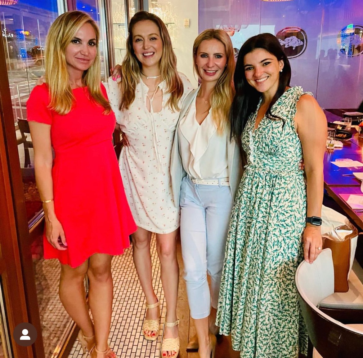 Is it just us, or is everyone traveling to Greece right now? Well, we have a solution for you! Transport yourself to the Mediterranean by having dinner with us 🧿