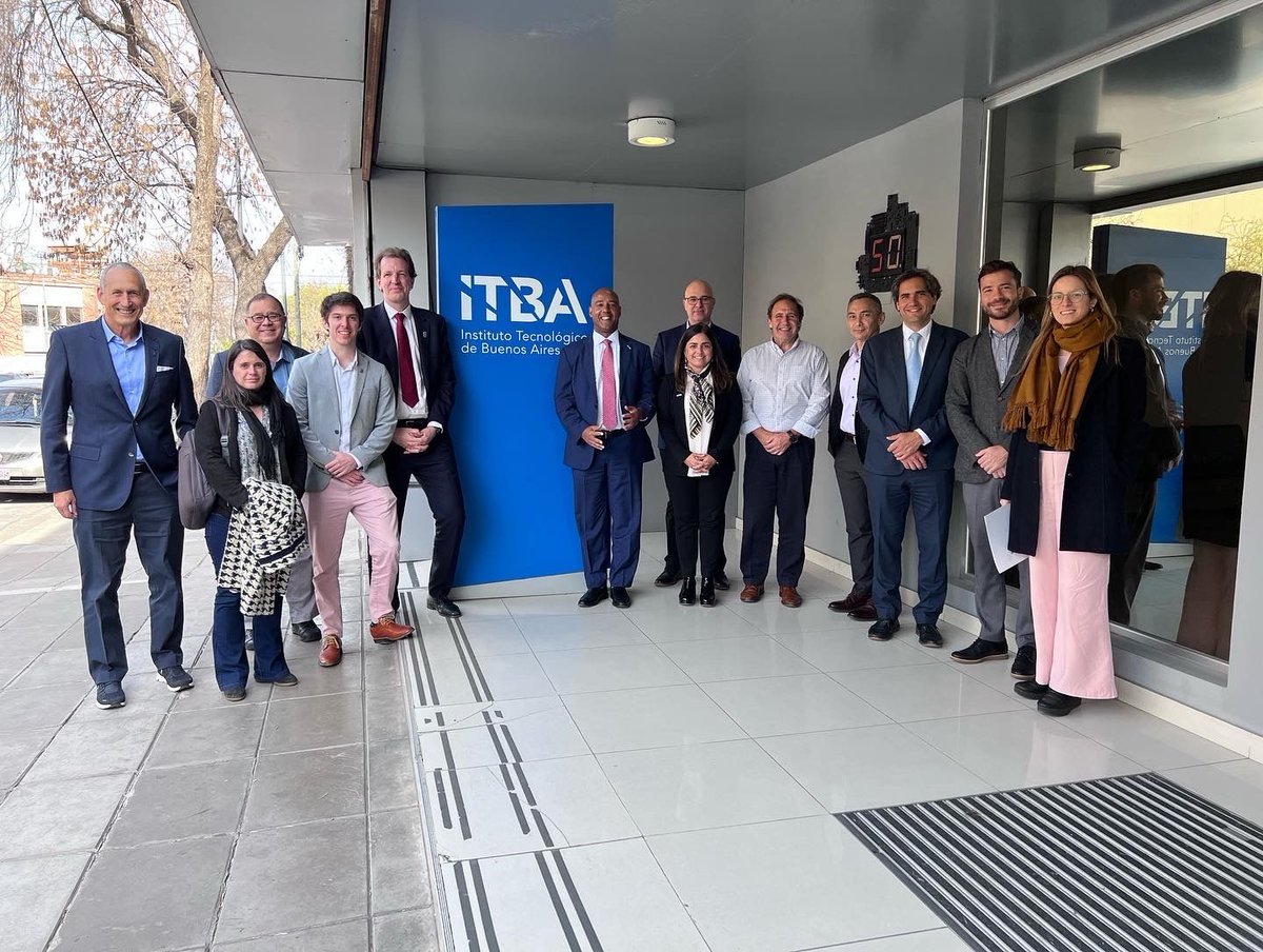 RDesRoches's tweet photo. I was thrilled to sign my first MOU as Rice’s president with Instituto Tecnologico de Buenos Aires, one of the premier Universities in Latin America. This program will allow students from ITBA to earn a degree from ITBA while earning a master’s degree from Rice. Very exciting! https://t.co/Oof7wCbx3p