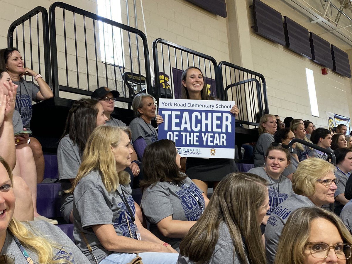 YorkRoadElem's tweet photo. York Road is #RockSolid ! @RockHillSchools #BacktoSchoolRally https://t.co/6U4ENqgnL7