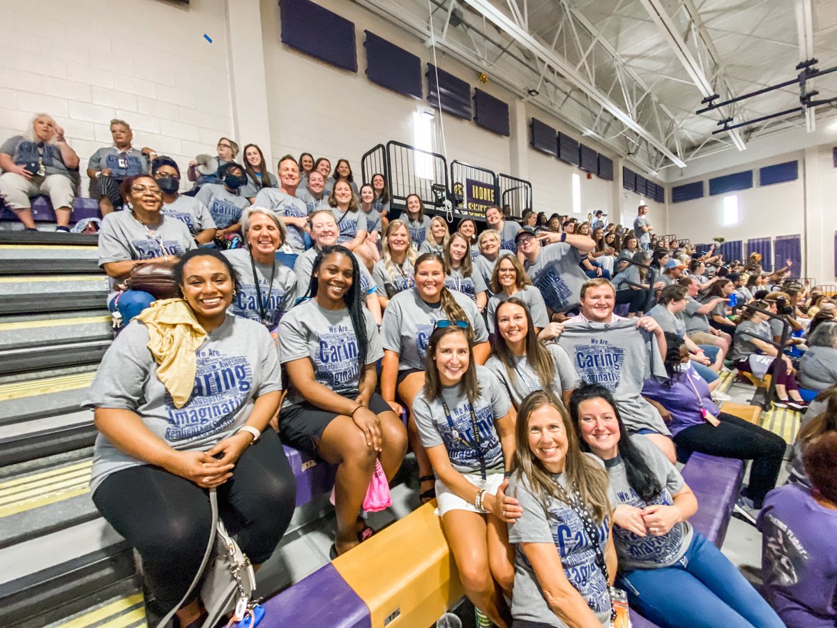 YorkRoadElem's tweet photo. York Road is #RockSolid ! @RockHillSchools #BacktoSchoolRally https://t.co/6U4ENqgnL7
