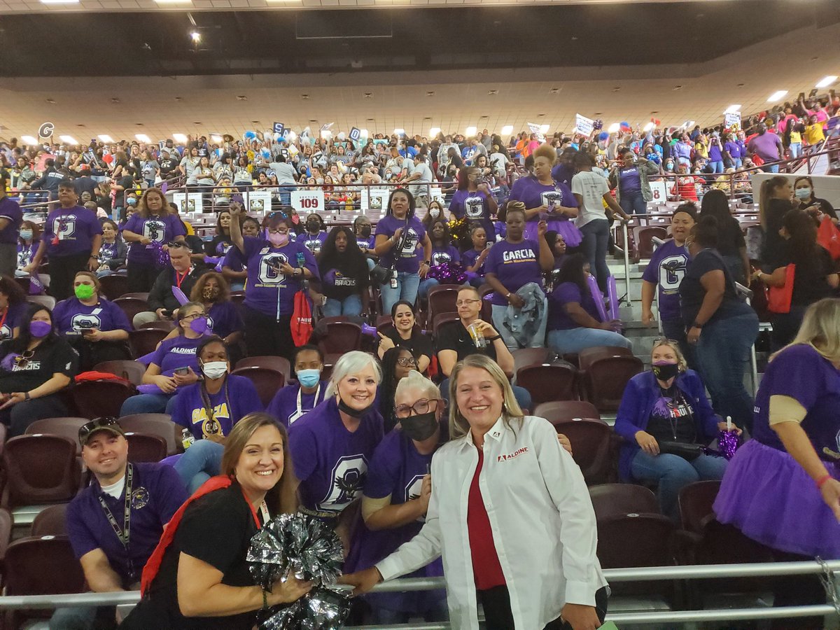Today we had our #AldineConvocation2022! My mindset is going to be positive this whole year! #AldineConnected #AldineStart22 #AldineConectado #AldineForward @roedetodd @TRod_Math13 @KatyRoede @hsantiago1617 @MWJones13 @pdevans01 @JBrown_MathTalk @Newcomb_GMS @PDMoody1