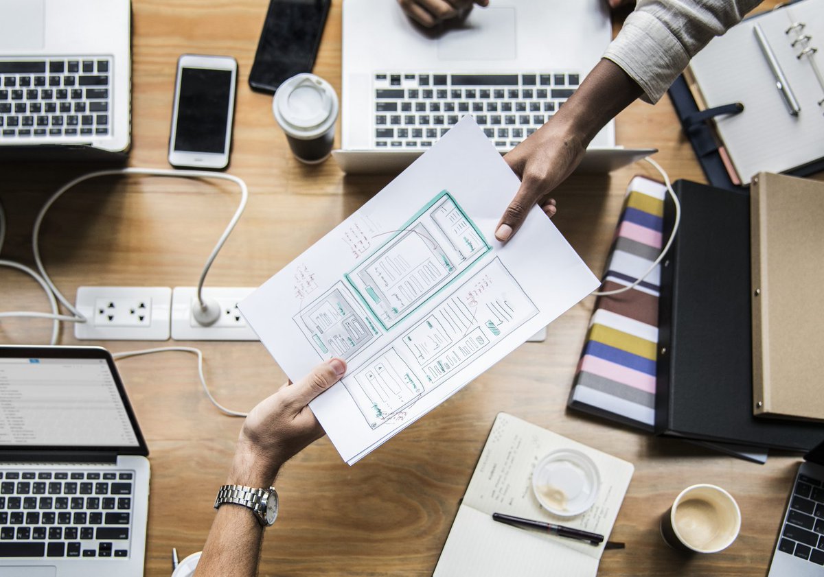 CloudLeadCo's tweet photo. Segmenting your target market makes it easier to attract &amp; convert prospects into customers. 

This is where firmographic data comes in - this information can be used to engage with qualified leads that are more likely to convert. 

More here: https://t.co/xfrKKRN8gQ https://t.co/k4KdQXkT8y