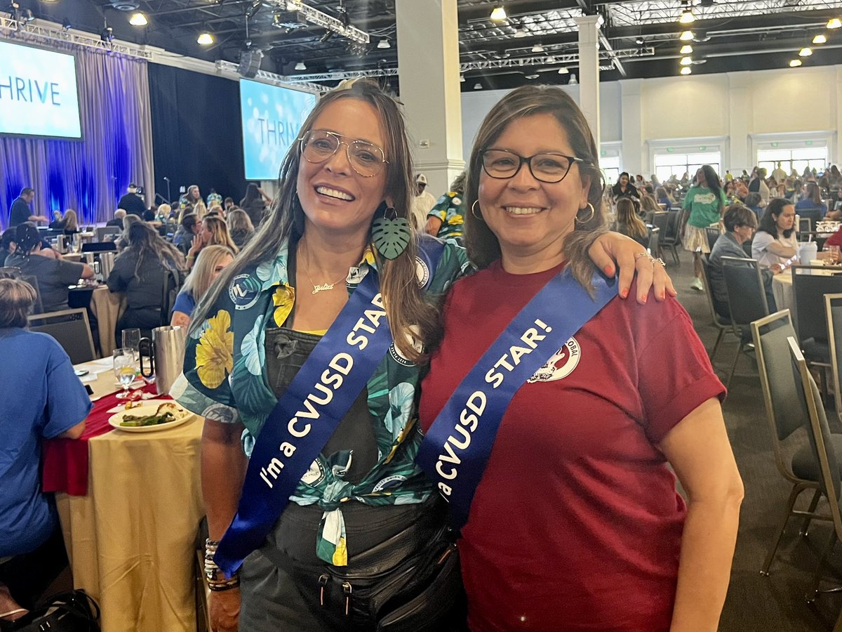 juliacruzf's tweet photo. LOBOS LOVE thriving in @CajonValleyUSD !! ๐บโค๏ธ๐ @bostoniahigh @BosLangAcademy
@travislee_cvusd
@cvworldofwork @Maestra_VRocha
#alwaysalobo
#lobosinvestigate
#becurious
#youbelongcv
#cvwow https://t.co/32Tb127WV7