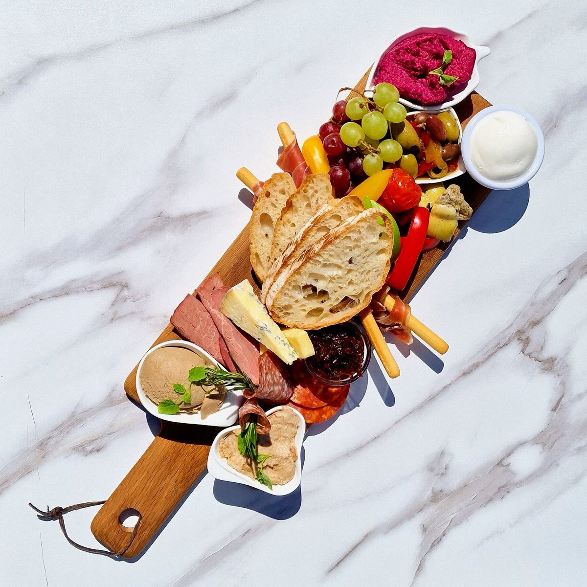 theginkitchen's tweet photo. We have a new menu at the Gin Kitchen starting this weekend.

We are now serving fabulous grazing platters packed full of the finest locally sourced produce &amp; homemade delicacies.

Meaty or plant-based &amp; gluten free options.

Take a look at our menu here: https://t.co/e4Duwgehel https://t.co/GXgoAQbXGA