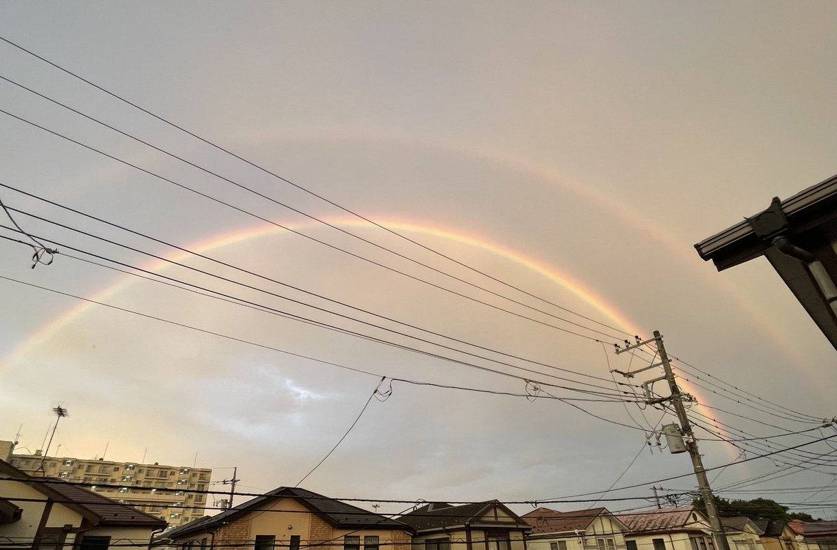 Miko25253's tweet photo. 見てみて〜
今度は
2重の虹だよ･.｡*･.｡*

 #イマソラ #虹
 #2重の虹 https://t.co/WgNHvkSUb5