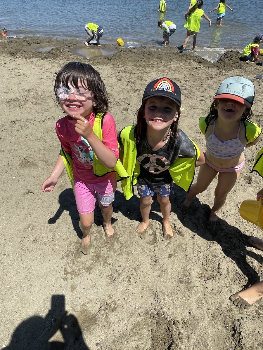 lelyceeSF's tweet photo. LFSF Summer Camp "Voyage Voyages" started this week and is taking campers away across the world to learn, explore and imagine through a wide range of activities 🏖️ 🎨 🎈🌿
#LFSFSummerCamps #LFSFJadore https://t.co/m61GM7SHxG