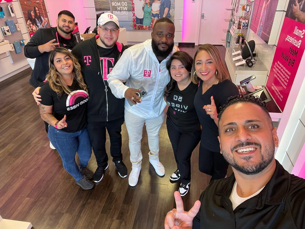 Travis Durham #MagentaMonsta (@magentatravscm) on Twitter photo Nice visit w/ #TeamPalos 🙌🏾… Ready to finish the month strong 💪🏾!!! #MagentaMonsta #TMobile #SCM #Strive4Greatness @Roman8Cristina <a href="/MagentaDama/">Sherri Alejandre</a> <a href="/mariajimenezz4/">Maria Jimenez</a> Nice visit w/ #TeamPalos 🙌🏾… Ready to finish the month strong 💪🏾!!! #MagentaMonsta #TMobile #SCM #Strive4Greatness @Roman8Cristina <a href="/MagentaDama/">Sherri Alejandre</a> <a href="/mariajimenezz4/">Maria Jimenez</a>