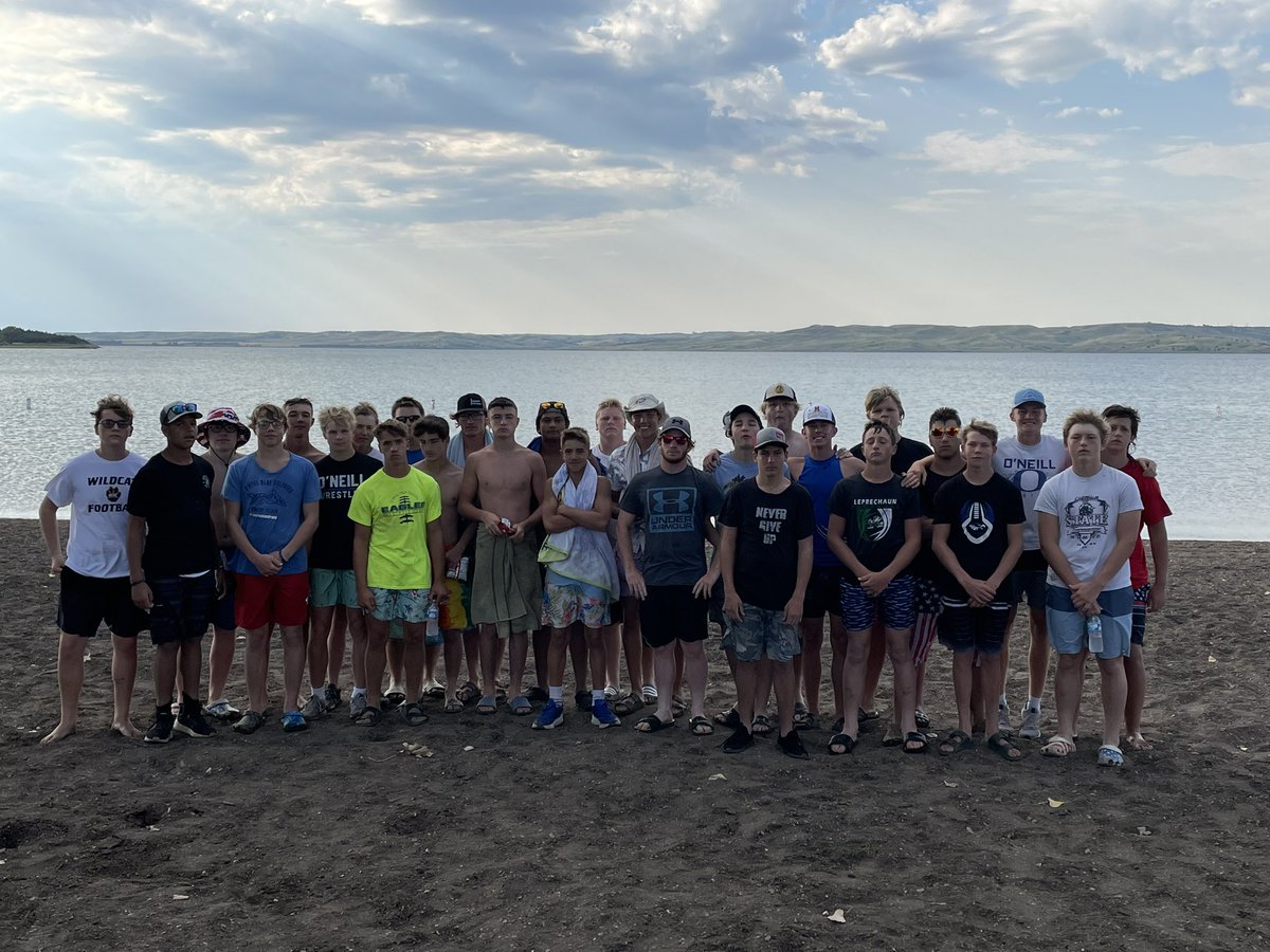 ohs_fb's tweet photo. Great way to start out 2022 Football season!!!  Last week spending some time away from football and this week, 5 great practices!  This team is Hungry, United, &amp; Eager for the season to get underway!!!
#LoveTheseGuys
#Brothers https://t.co/DhTJxkvypX