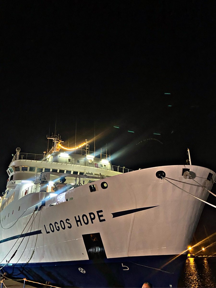 _Ragrag's tweet photo. #Logos_Hope 🚢 https://t.co/b7yyMvpb8X