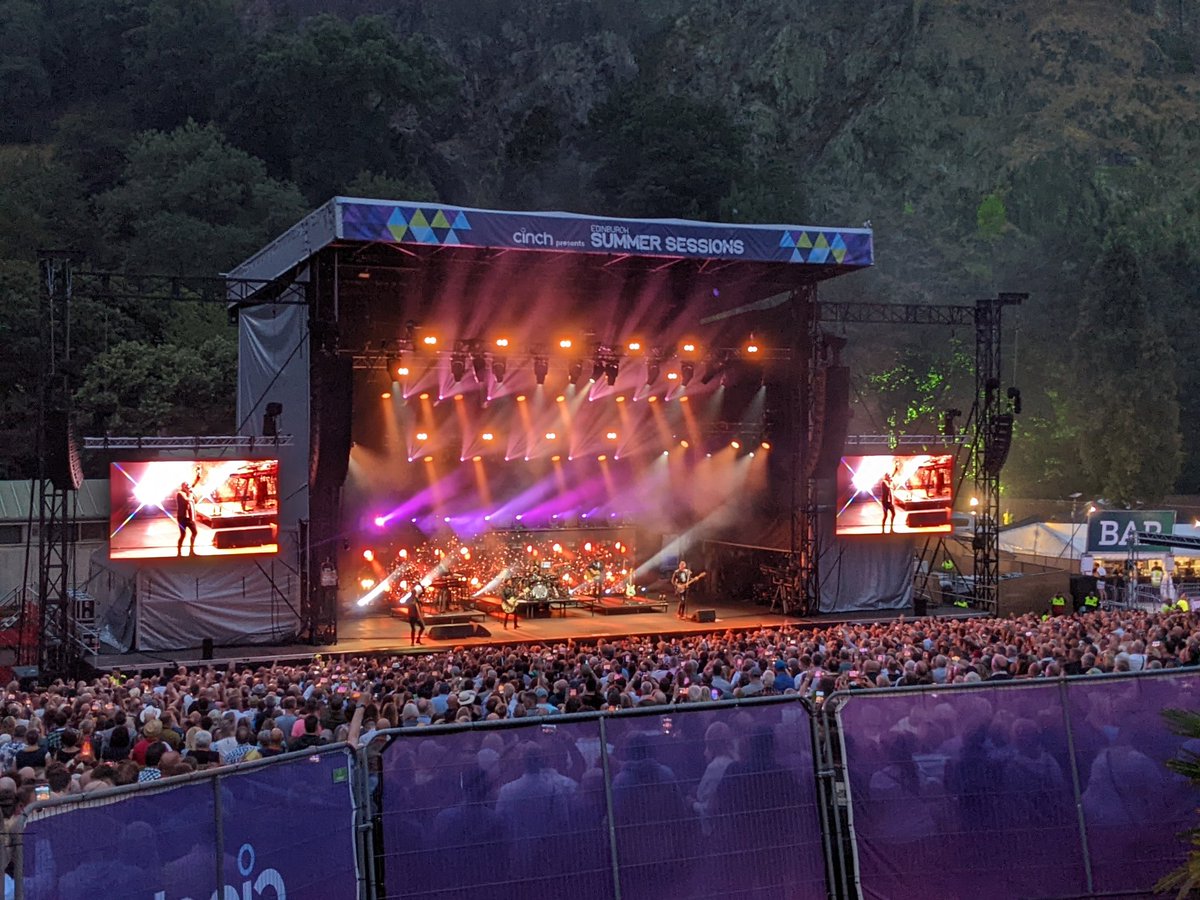 A glittering prize seeing you guys back! <a href="/simplemindscom/">Simple Minds</a>