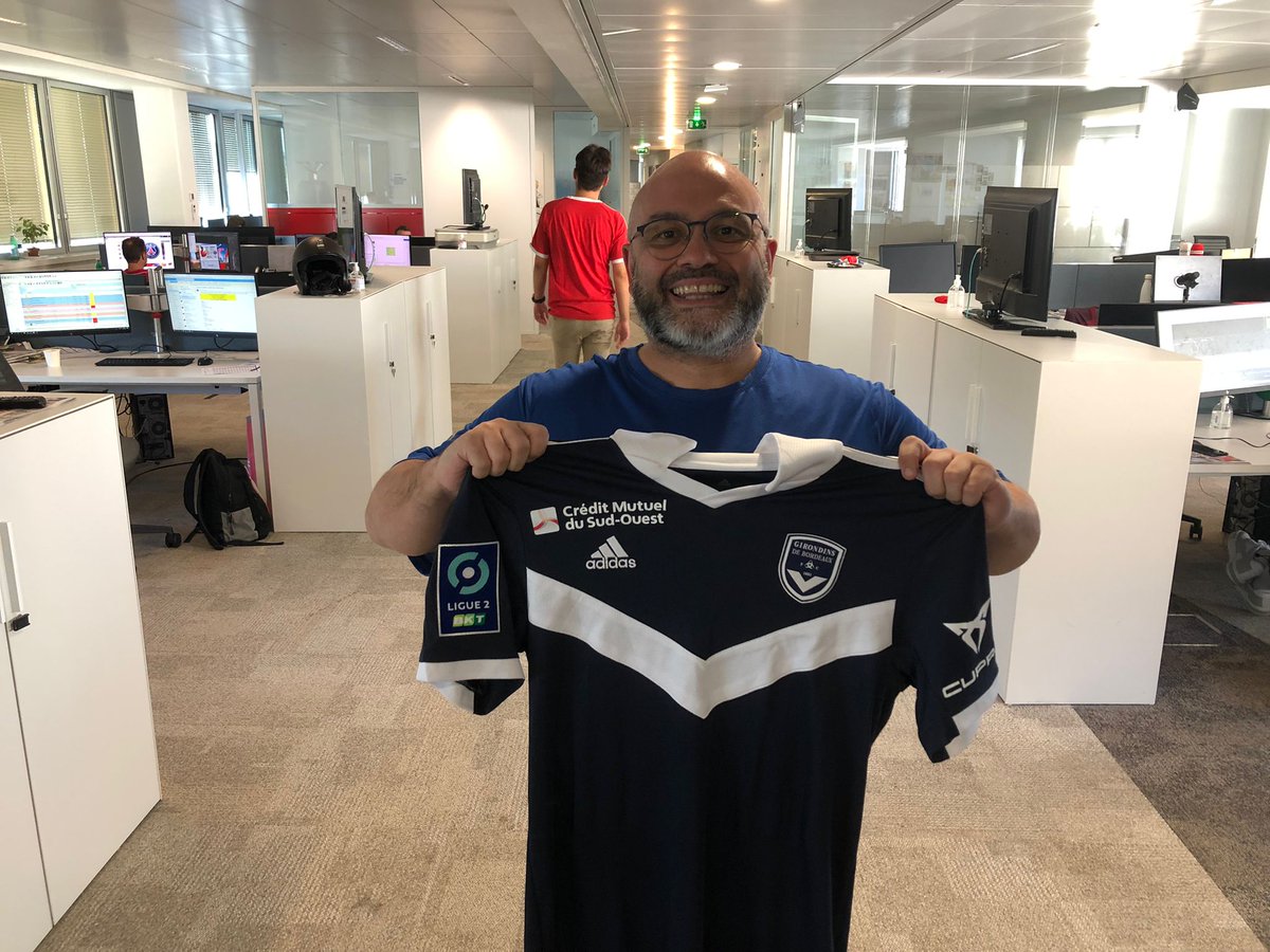 lequipedusoir's tweet photo. 🎁 [ALERTE CADEAU] 🎁

Ce soir, @riouyoann  vous offre le maillot des @girondins!

RT + FOLLOW @lequipedusoir et choisissez votre chroniqueur pour le quiz : 

- @PBouby
- @Ludo_Obraniak
- @Nabil_djellit
- @ManuBojan
- Dave Appadoo https://t.co/lI6XyQTVv9